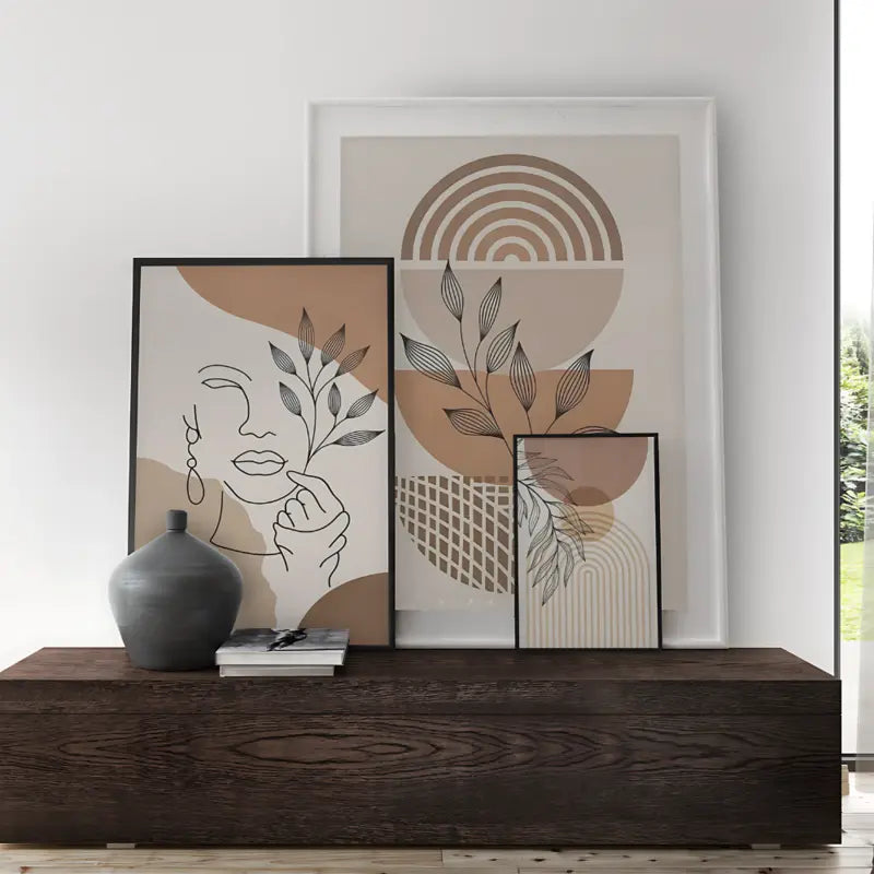Tableau aux motifs abstraits et tons clairs
