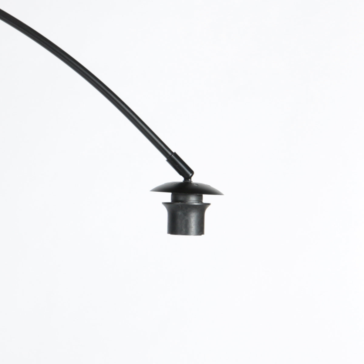 Lampadaire arc en métal noir abat-jour fibres naturelles – H210 cm