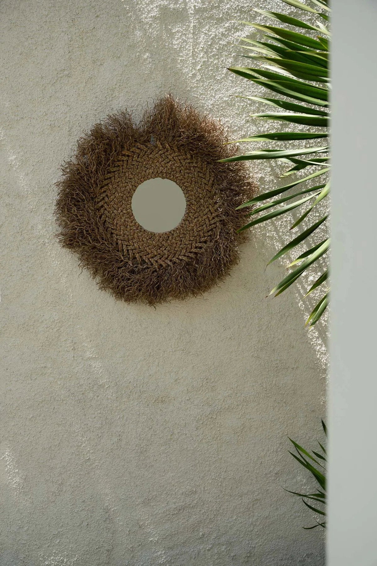 Miroir rond mural en jacinthe d’eau naturelle avec franges – Ø75 cm