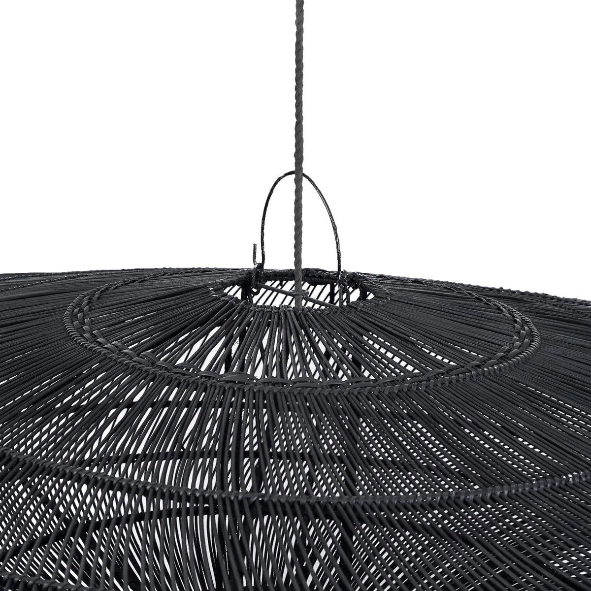 Suspension disque ajouré en rotin noir XL – Ø150 cm