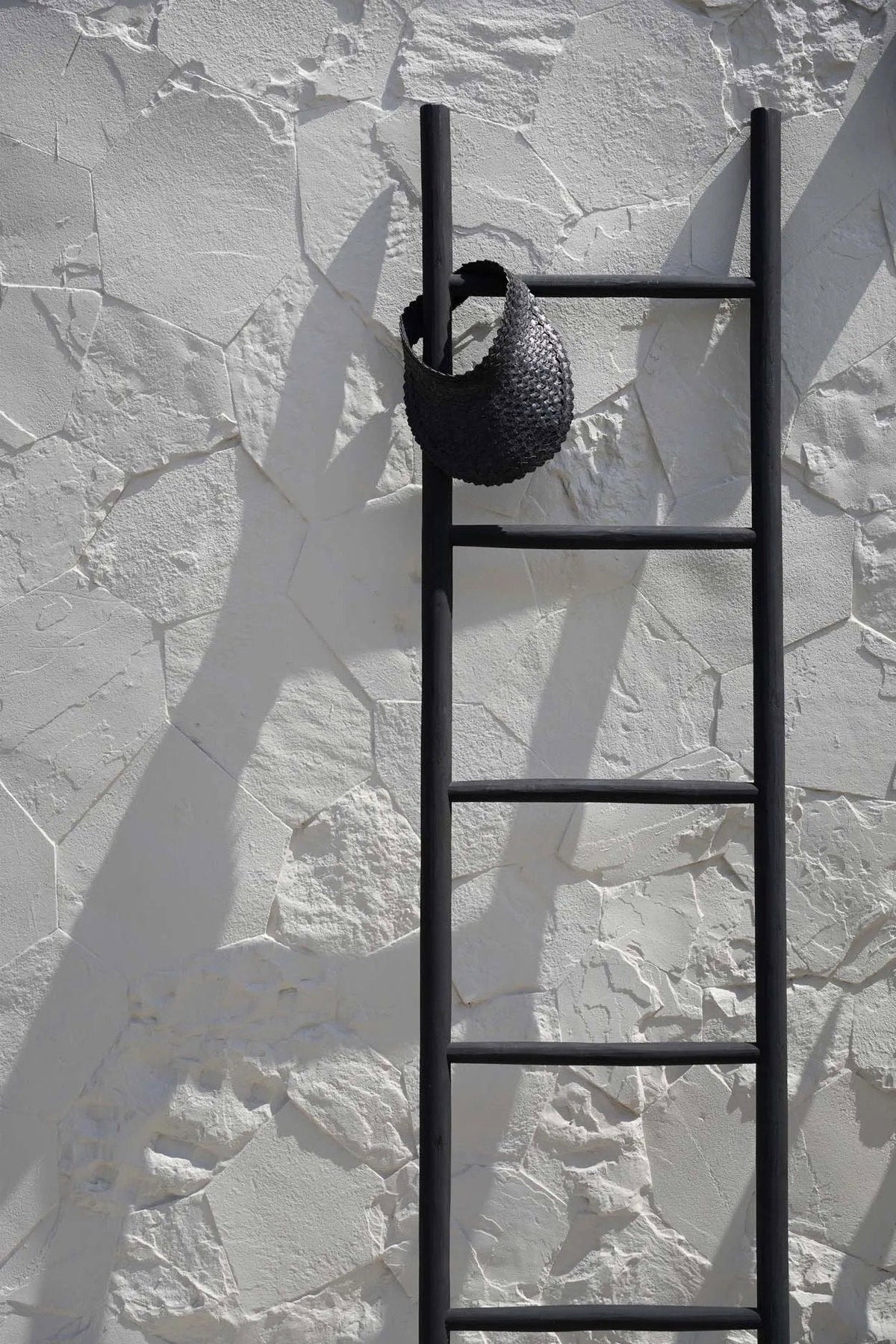 Échelle décorative en teck noir 165 cm pour serviettes