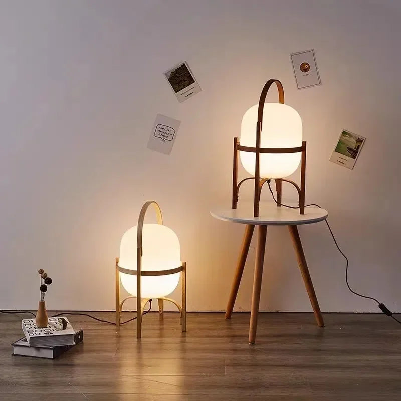 Lampe à pied en bois