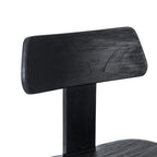 Dossier de chaise en teck noir mat avec finition lisse pour salle à manger