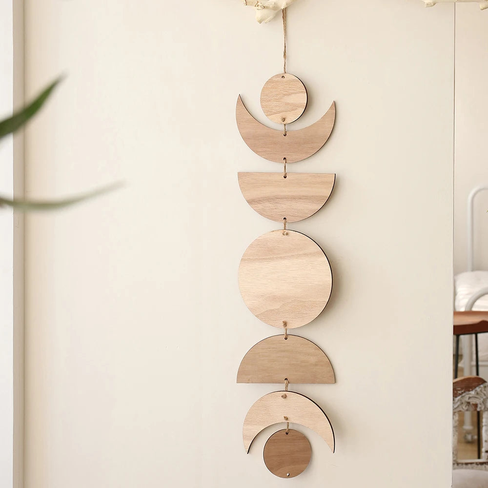 Déco murale lune en bois en situation