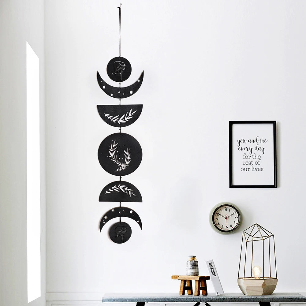 Déco murale lune en bois noir