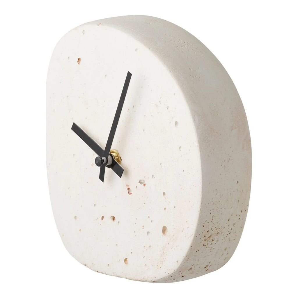 Horloge murale minimaliste en béton blanc avec centre doré