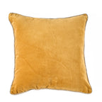 Coussin carré en velours jaune moutarde texturé avec passepoil beige