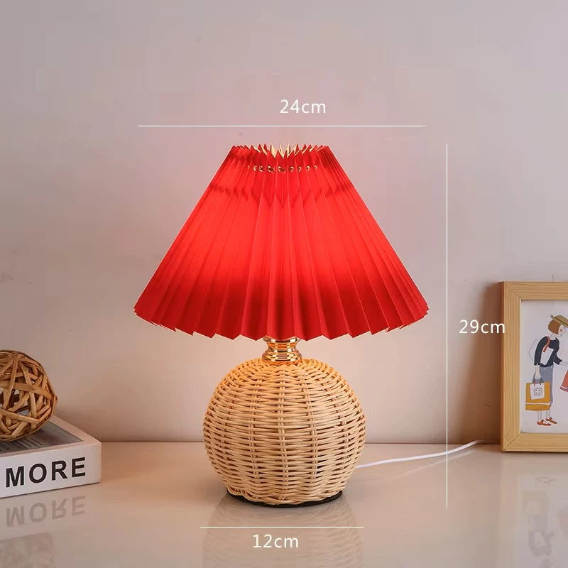 Lampe en rotin vintage rouge