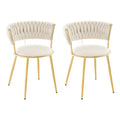 Lot de 2 chaises en velours crème avec pieds dorés sur fond blanc