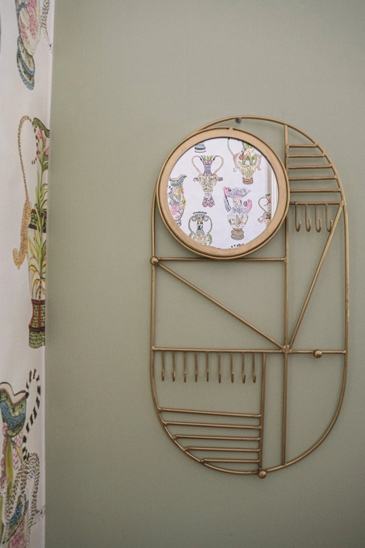 Organisateur de bijoux en métal doré avec miroir rond, H51 cm