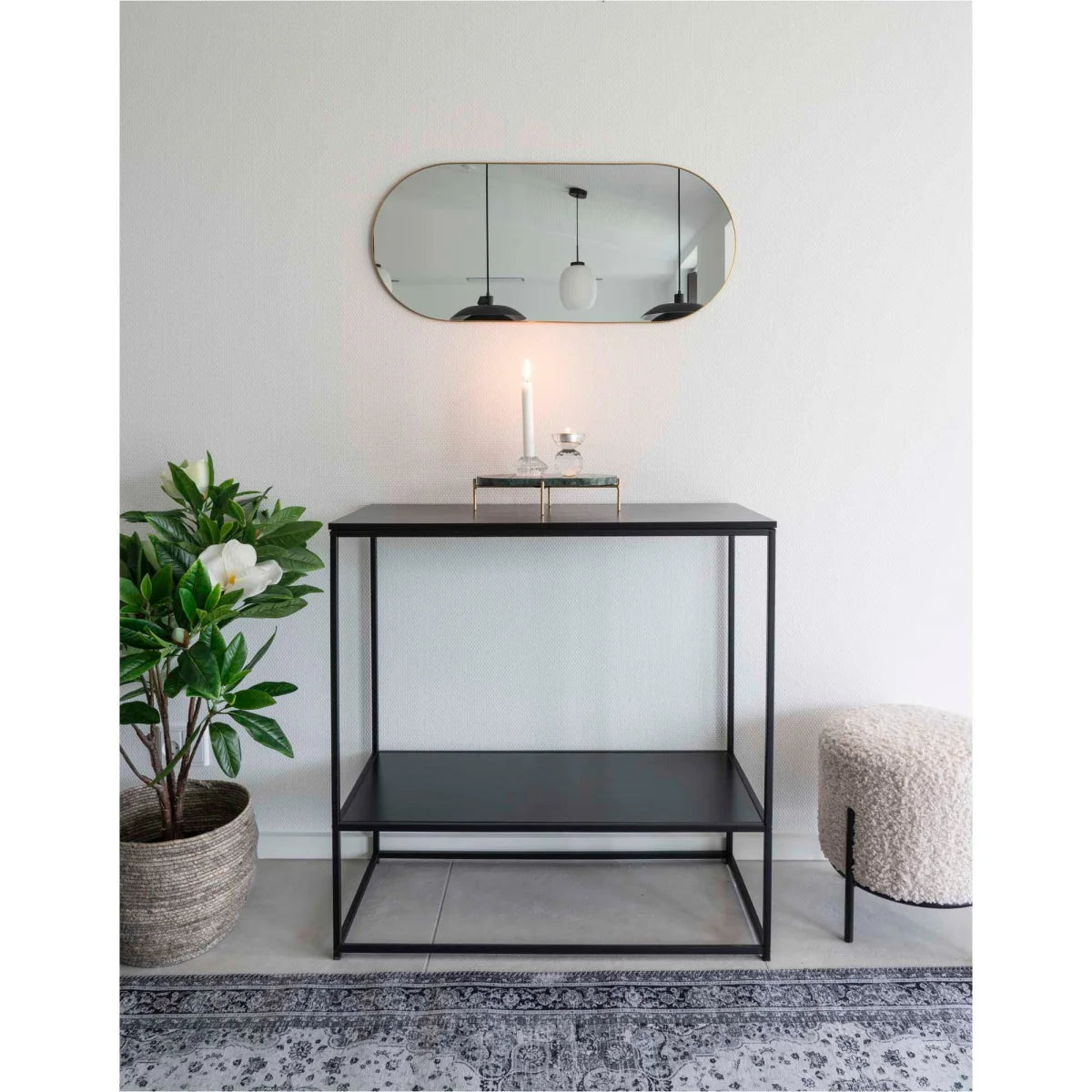 Table console en métal noir minimaliste à deux étagères
