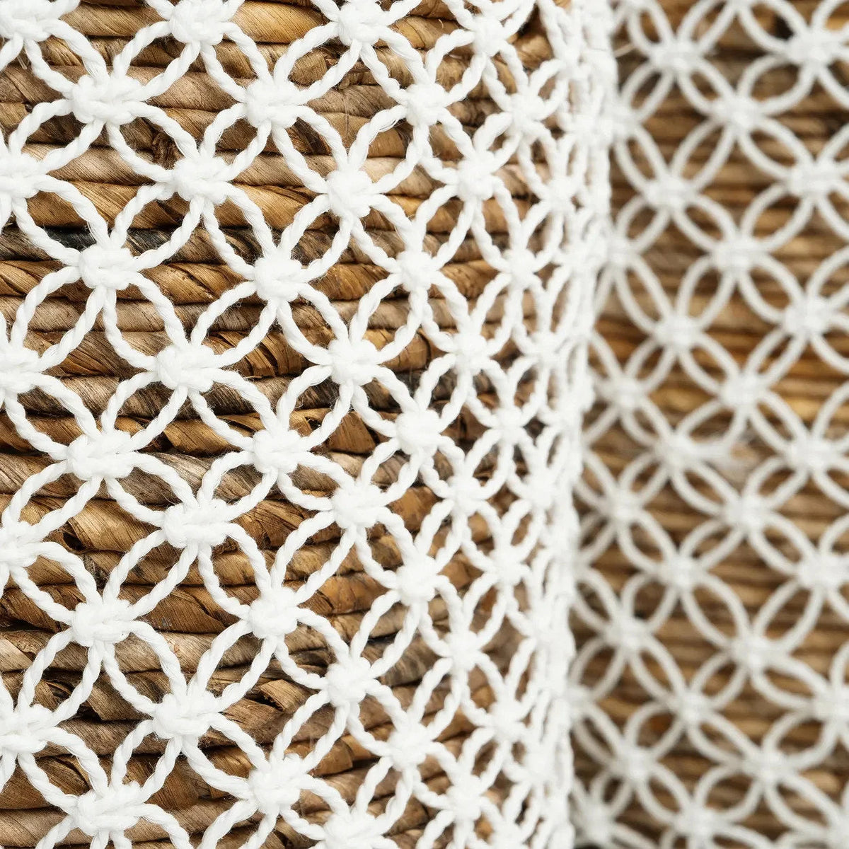 Panier de rangement en rotin naturel motif croisé avec poignées intégrées