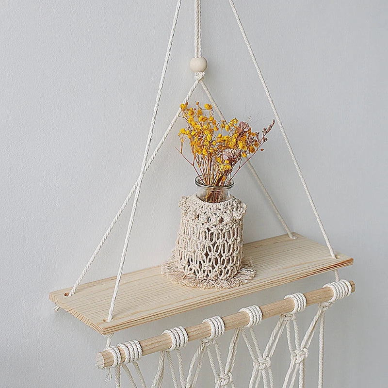 Petite étagère murale bois et macramé variante 4 gros plan