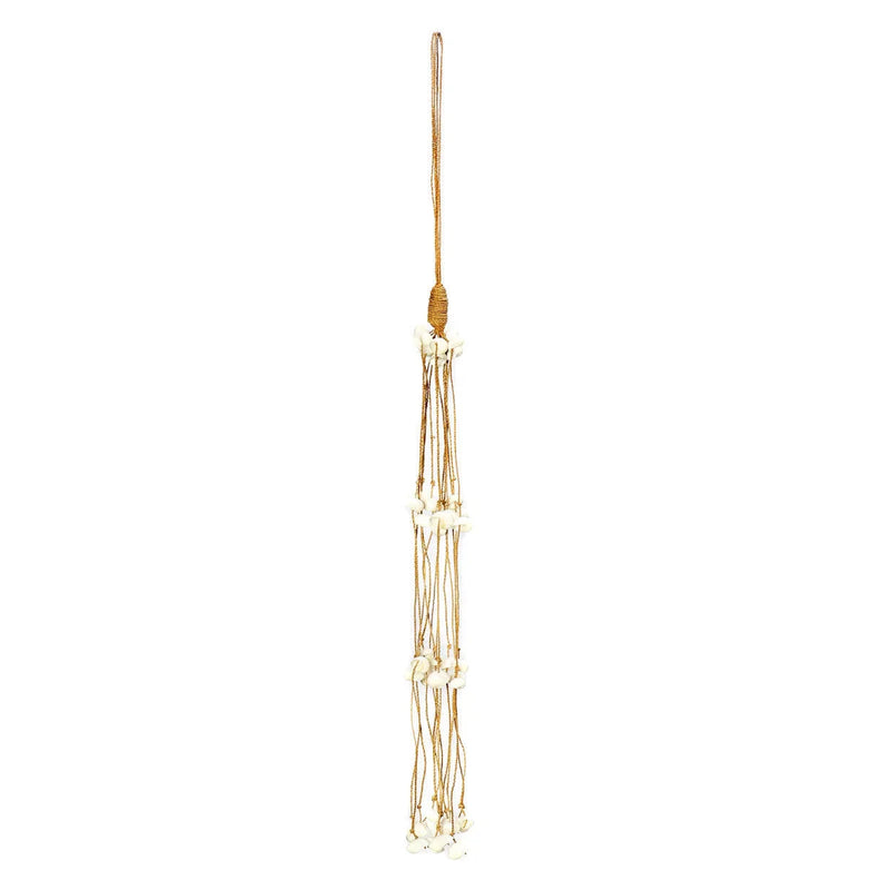 Pompon décoratif en coquillages blancs et cordes naturelles