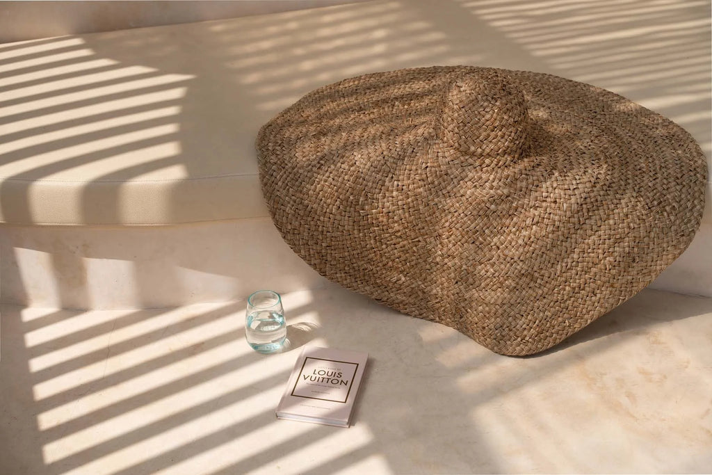 Chapeau oversize en jacinthe d’eau ondulée naturel, Ø85 cm