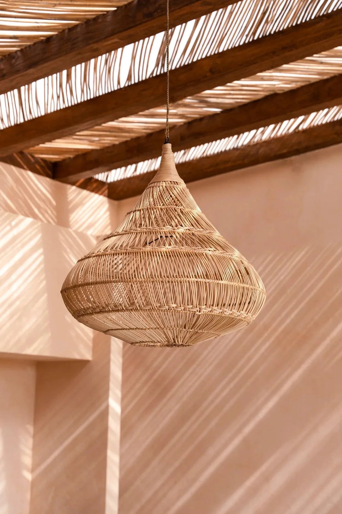 Suspension goutte XL en rotin naturel 110 cm