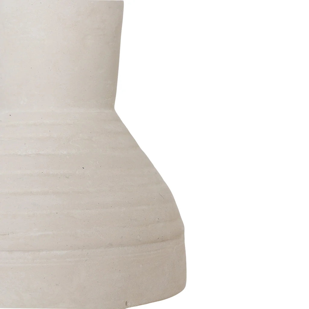 Vase céramique Suspension sablier texturée blanc cassé 15x17 cm, corps rond lisse à ridges horizontales subtiles