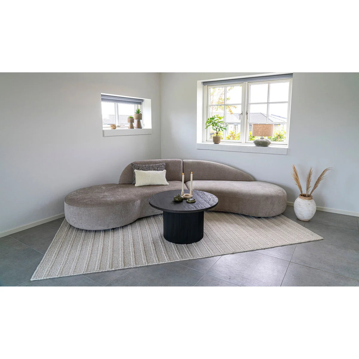 Canapé sectionnel gris moderne courbé en tissu moelleux minimaliste