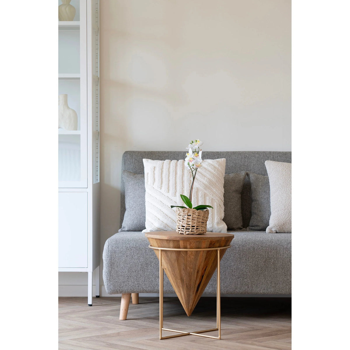 Table d’appoint ronde en bois de manguier avec base en métal doré Ø45 cm
