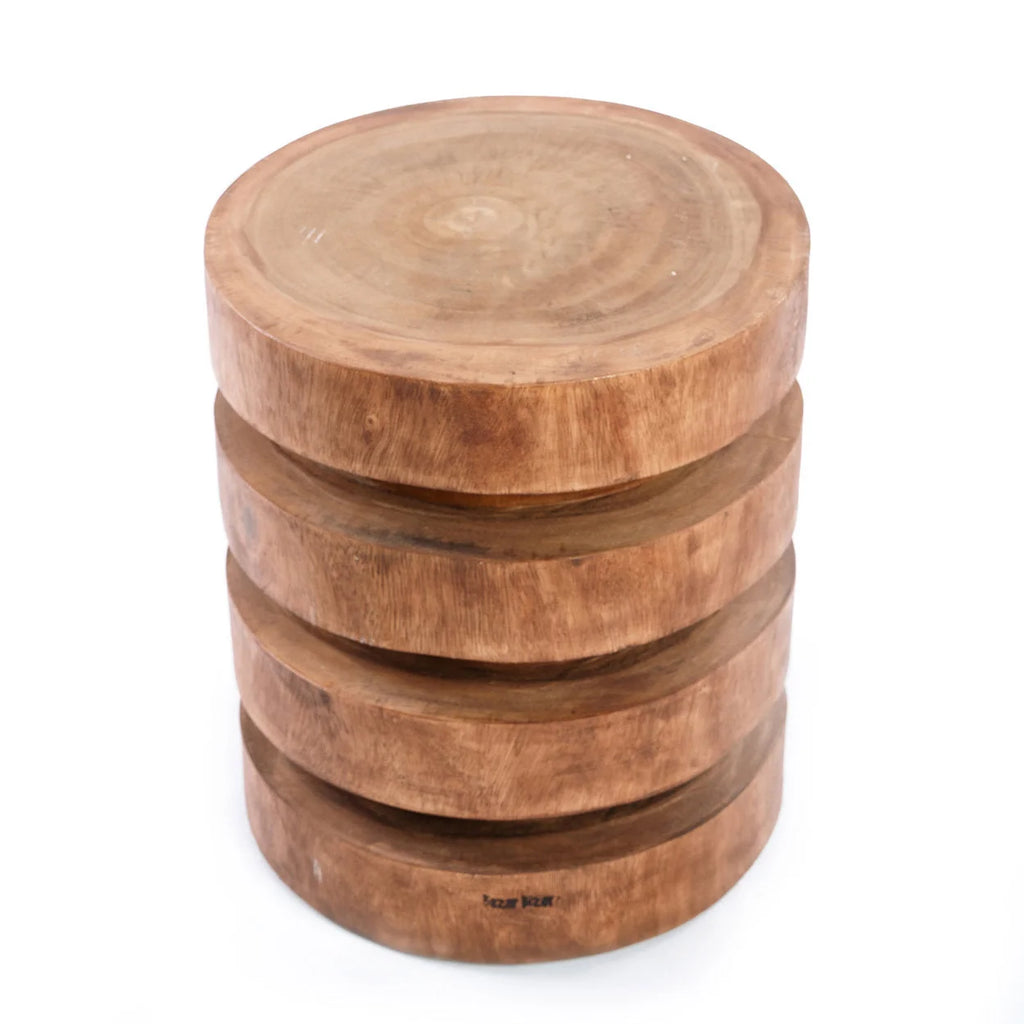 Tabouret en bois de suar naturel sculpté 45 cm