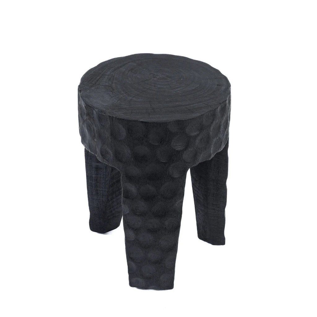 Tabouret en bois de suar noir effet martelé cylindrique – H45 cm