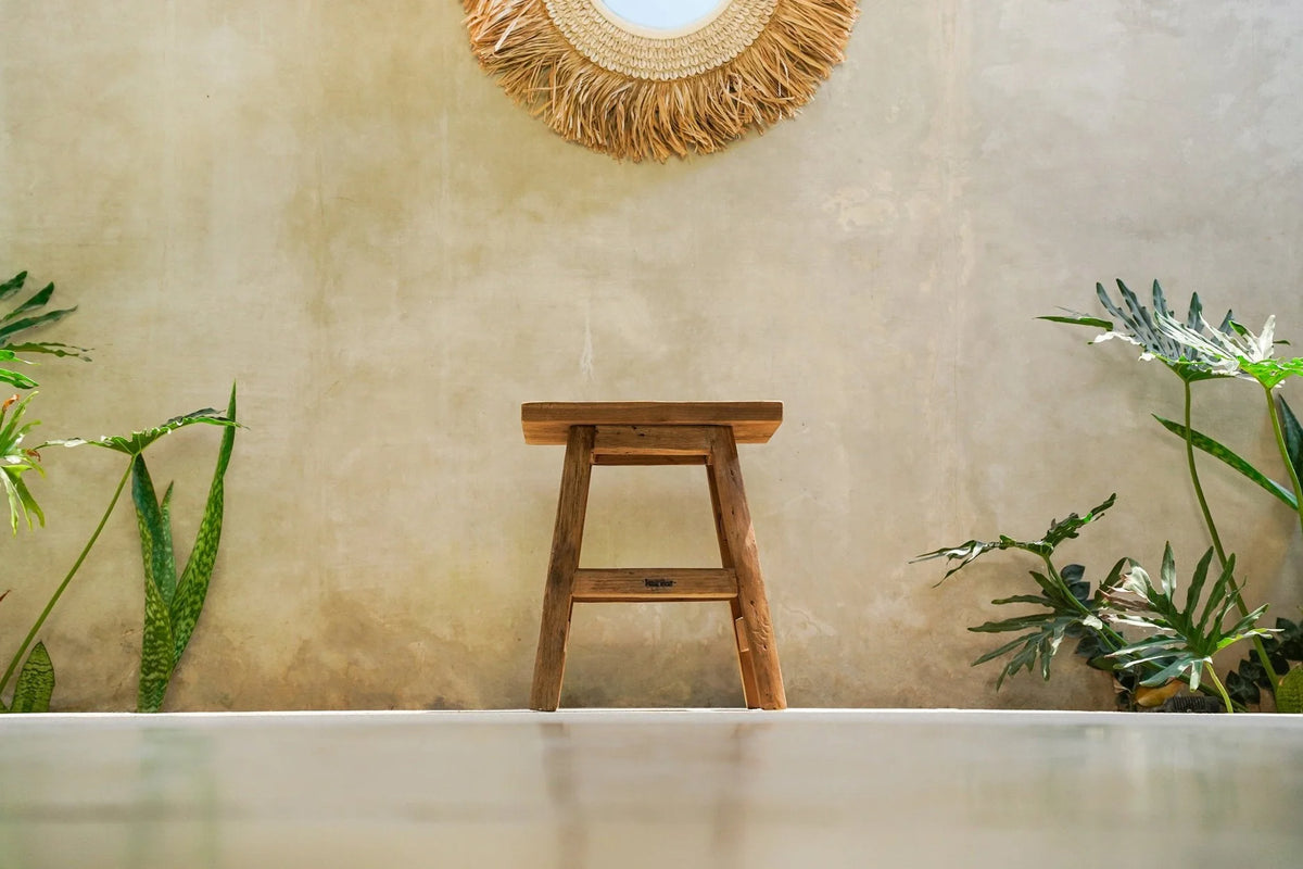 Tabouret en teck recyclé finition naturelle rustique 40x30 cm