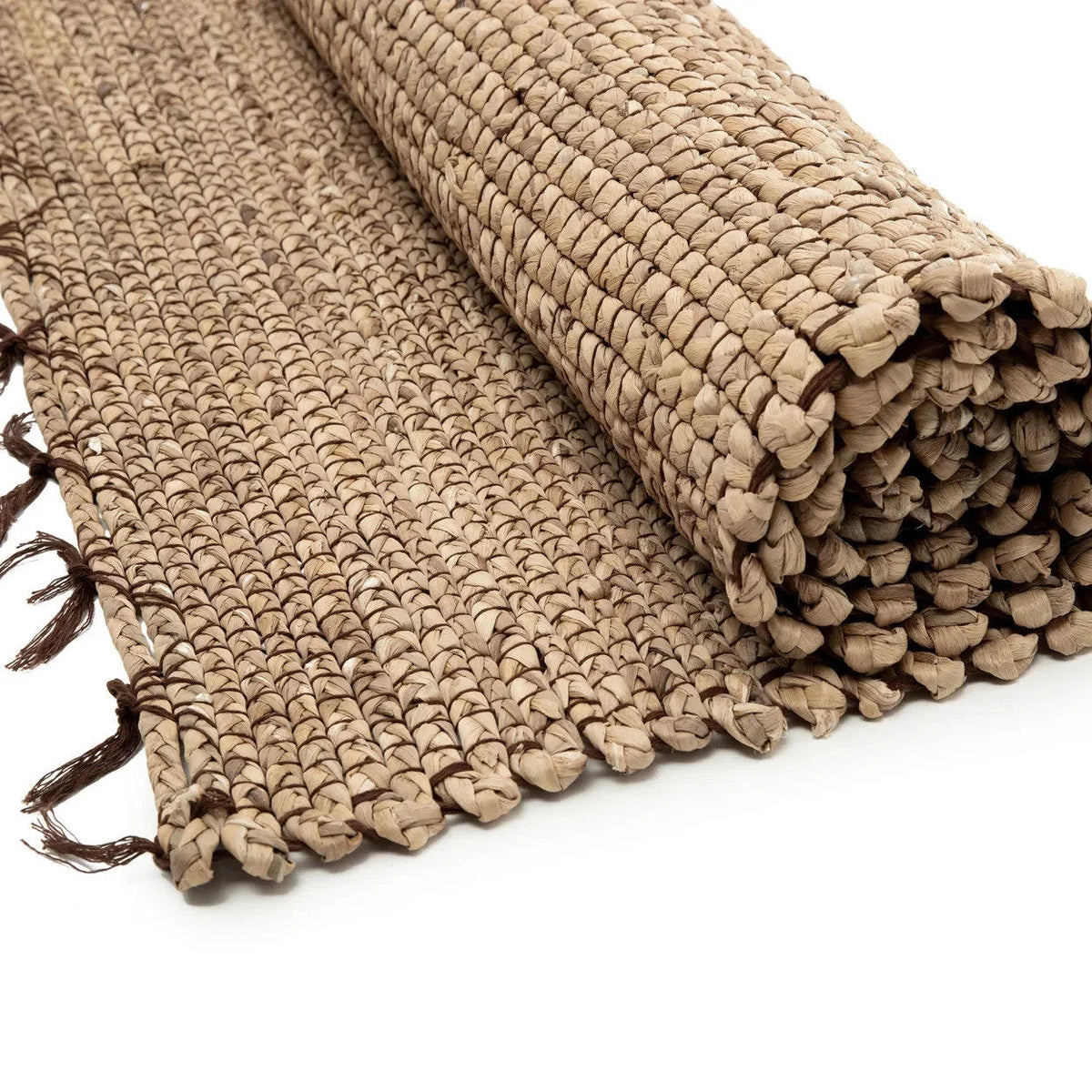 Tapis en jonc d’eau naturel roulé, brun clair, tressé avec franges foncées 260x180 cm