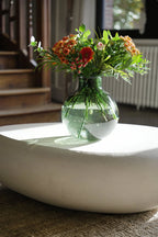 Vase ovale en verre recyclé vert dégradé avec anse claire, H23 cm